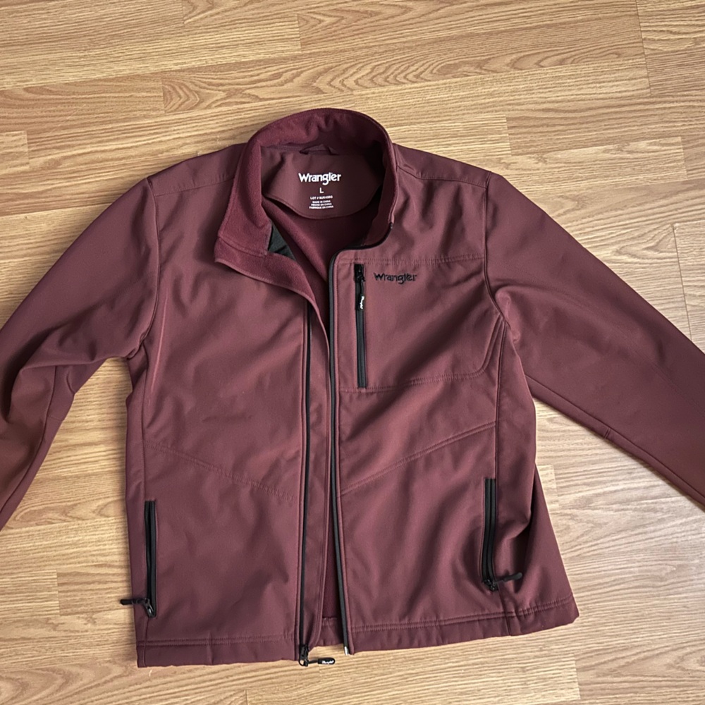 Wrangler Men's Burgundy Softshell Performance Jacket